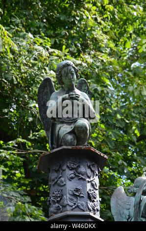 Alte Friedhof im Herzen der Stadt Kassel, Deutschland Stockfoto