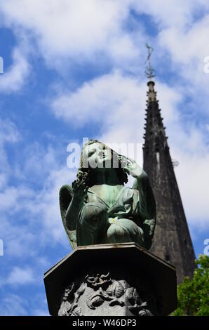 Alte Friedhof im Herzen der Stadt Kassel, Deutschland Stockfoto