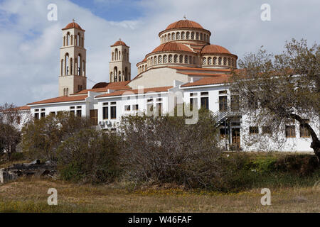 Kirche Agioi Anargyroi in Paphos, Zypern. Dieses griechisch-orthodoxe Kirche ist eine der größten in Paphos Stockfoto