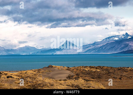 Viedma See und die Gebirgskette der Anden. Lago Argentino Abteilung, Provinz Santa Cruz Argentinien. Patagonien Stockfoto