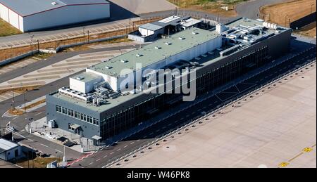 Berlin, Deutschland. 28 Juni, 2019. Die Regierung Terminal am Rand des Flughafens Schönefeld verlassen. Credit: Paul Zinken/dpa/Alamy leben Nachrichten Stockfoto