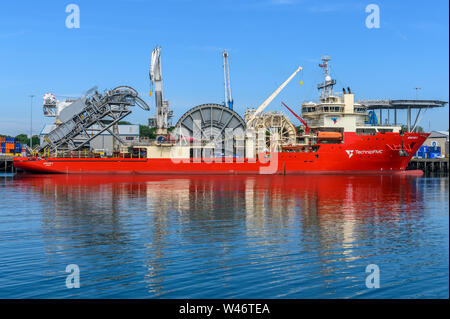 Verlegung von Schiff, Apache II, festgemacht an der North Blyth, Northumberland, Großbritannien Stockfoto