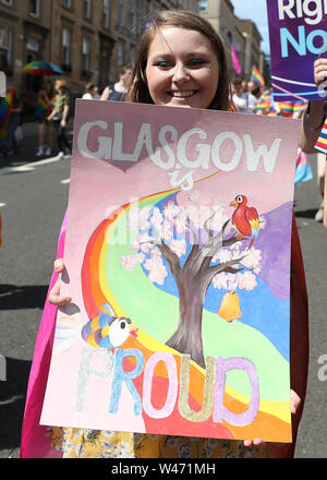 Die LGBT Gemeinschaft Marsch von Kelvingrove Park, George Square, Glasgow city Mark 50 Jahre Gleichstellung von Lesben, Schwulen, Bisexuellen. Stockfoto