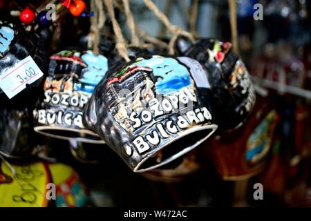 Cowbell Souvenirs - Markt in SOZOPOL - Schwarzes Meer - Bulgarien Stockfoto