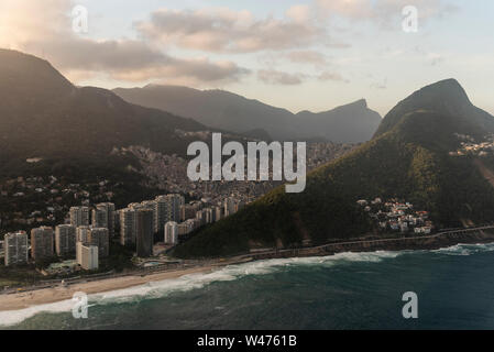 Blick vom Hubschrauber Fenster zu Rio de Janeiro, Brasilien Stockfoto