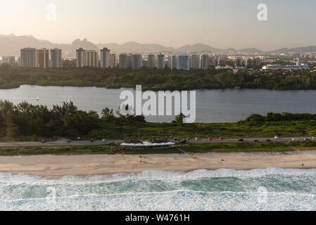 Blick vom Hubschrauber Fenster zu Rio de Janeiro, Brasilien Stockfoto