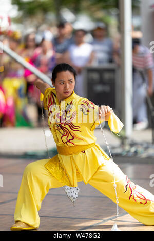 Columbus, Ohio, USA - 26. Mai 2019: Columbus asiatische, chinesische Männer und Frauen eine Anzeige der Shaolin martial arts im Amphitheater an Stockfoto