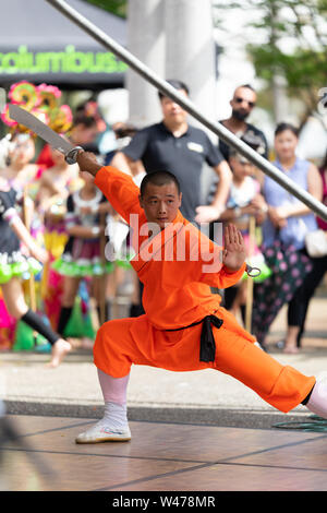 Columbus, Ohio, USA - 26. Mai 2019: Columbus asiatische, chinesische Männer und Frauen eine Anzeige der Shaolin martial arts im Amphitheater an Stockfoto