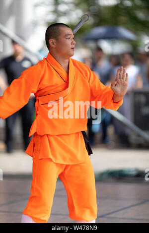 Columbus, Ohio, USA - 26. Mai 2019: Columbus asiatische, chinesische Männer und Frauen eine Anzeige der Shaolin martial arts im Amphitheater an Stockfoto