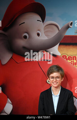 Köln, Deutschland. 20. Juli 2019. Der Schauspieler Manuel Santos Gelke (Otto) kommt auf die Premiere des Films 'Benjamin Blümchen'. Quelle: Henning Kaiser/dpa/Alamy leben Nachrichten Stockfoto