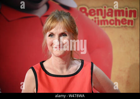 Köln, Deutschland. 20. Juli 2019. Die Schauspielerin Petra Nadolny (Frau Meier) kommt auf die Premiere des Films 'Benjamin Blümchen'. Quelle: Henning Kaiser/dpa/Alamy leben Nachrichten Stockfoto