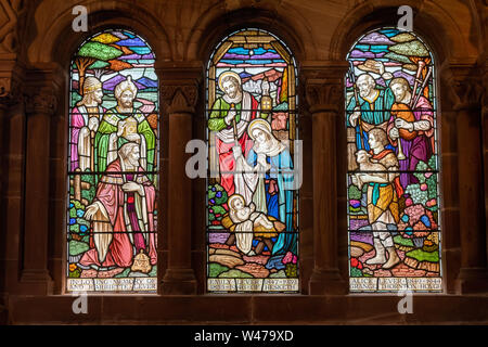 WIRREL, GROSSBRITANNIEN - Juli 06, 2019: Kirche Kirchenfenster als Schuß von Innen Stockfoto