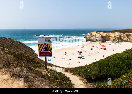 Juli 16th, 2019, Porto Covo, Portugal - Strand Praia Grande Stockfoto