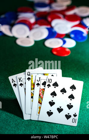 Five Card Stud Poker Hand, Pik Royal Flush Stockfoto