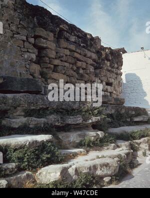 RESTOS DE LAS MURALLAS CICLOPEAS - SIGLO IV AC-ARTE IBERICO. Lage: an der Außenseite. IBROS. Spanien. Stockfoto