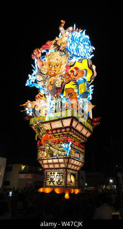 Goshogawara Tachineputa matsuri Fest. Ein japanisches Sommerfest im August. Es ist als eine der vier grössten Festivals in der Tsugaru Region bekannt Stockfoto