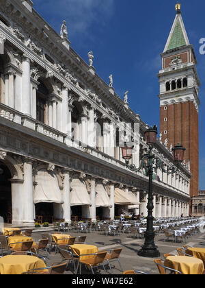 Muster der Tabellen auf st. Mark Hotel in Venedig Stockfoto