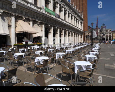 Muster der Tabellen auf st. Mark Hotel in Venedig Stockfoto