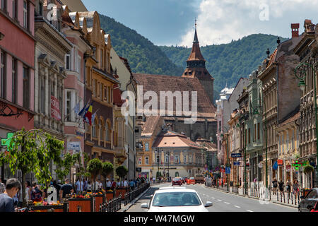Strada Muresenilor und die Schwarze Kirche, Brasov, Rumänien Stockfoto