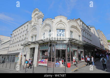 Menschen besuchen Elysee Montmartre theater Paris Frankreich Stockfoto