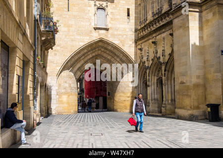 Bordeaux, Frankreich - 5. Mai 2019: La Grosse Cloche oder die große Glocke von Bordeaux, Frankreich Stockfoto