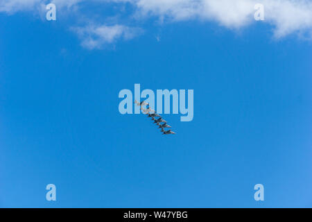 Moskau, Russland, 9. Mai 2019 - Flugzeuge Su-34 Su-27 MiG-29 Formationsflug Stockfoto