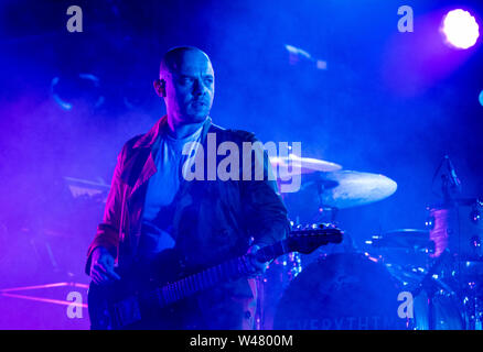 Jonathan Higgs, Sänger und Gitarrist von Alles Alles, Latitude Festival, henham Park, Suffolk, Großbritannien am 20. Juli 2019 Stockfoto