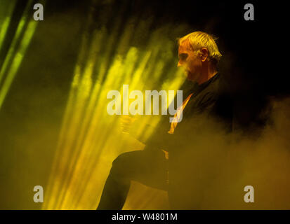 Karl Hyde von Underworld live bei Latitude Festival, henham Park, Suffolk, Großbritannien am 20. Juli 2019 Stockfoto