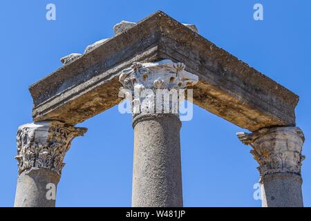 Nahaufnahme der Spalten in Perge, eine antike Stadt in der Region Anatolien in der Türkei. Stockfoto