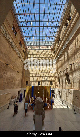 Das Neue Museum ist ein Museum in Berlin, Deutschland, im Norden des Alten Museums auf der Museumsinsel entfernt. Es wurde zwischen 1843 und 1855 gebaut. Stockfoto