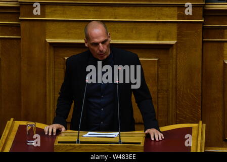 Athen, Griechenland. 20. Juli 2019. Yanis Varoufakis, Führer der Mera 25 während seiner Rede im Parlament. Credit: Dimitrios Karvountzis/Pacific Press/Alamy leben Nachrichten Stockfoto