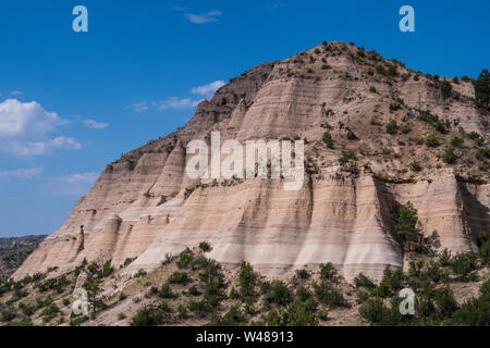Hanglage, Kasha-Katuwe Tent Rocks National Monument. New Mexico. Stockfoto