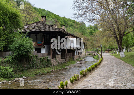 Architektonische ethnographische Komplex "Etar", die erste dieser Art in Bulgarien. Es stellt die Bulgarische Brauchtum, Kultur und Handwerkskunst aus t Stockfoto