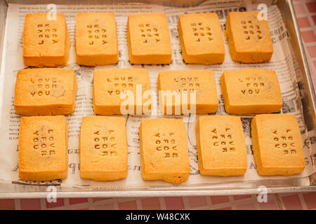 Ananas Kuchen ist ein süßes traditionelle taiwanesische Gebäck mit Butter, Mehl, Eier, Zucker, und Ananas Marmelade. Stockfoto