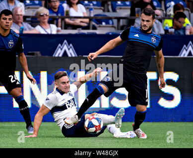 Vancouver. 21. Juli, 2019. Vancouver Whitecaps FC Jakob Nerwinski (L) und San Jose Earthquakes' Valeri Qazaishvili für die Kugel während der MLS Fussball Spiel in Vancouver, Kanada, Juli 20, 2019 konkurrieren. Die Vancouver Whitecaps FC wurden durch den Besuch in San Jose Earthquakes 3-1 besiegt. Credit: Andrew Soong/Xinhua/Alamy leben Nachrichten Stockfoto