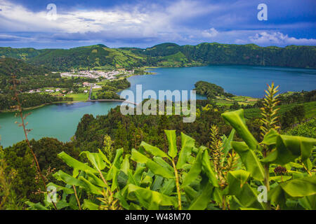 Blick über 'Lagoa das Sete Cidades', Sao Miguel, Azoren, Portugal Stockfoto