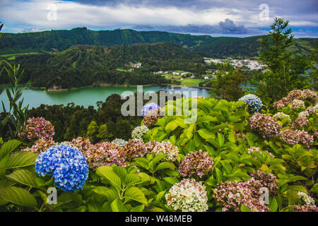 Blick über 'Lagoa das Sete Cidades', Sao Miguel, Azoren, Portugal Stockfoto