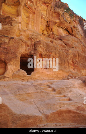 Der Siq führt zu der verlorenen Stadt Petra in Jordanien Stockfoto