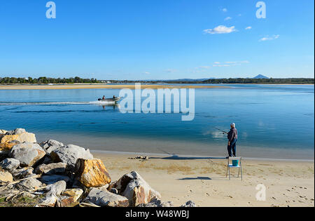 Angeln und Bootfahren Aktivitäten in Noosa Heads, Sunshine Coast, Queensland, Queensland, Australien Stockfoto