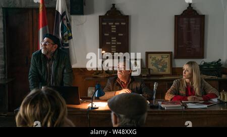 KARRA ELEJALDE, RAMON BAREA und INGRID GARCIA JOHNSON in LA PEQUEÑA SUIZA (2019), unter der Regie von KEPA SOJO. Credit: Nadie es perfecto/Stopline Filme/Kuttuna Filmak/TVE/Album Stockfoto