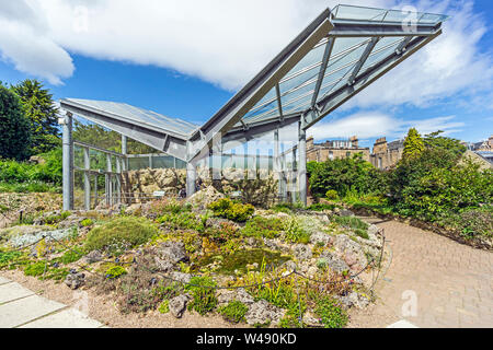 Neue Alpine Haus neben Rock Garden im Royal Botanic Garden Edinburgh Schottland Großbritannien Stockfoto