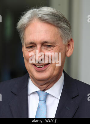 London, UK, 21. Juli 2019. Philip Hammond Chancellor of the Exchequer sah, wie er die BBC verließ, nachdem er live in der Andrew Marr Show ankündigte, dass er zurücktreten werde. Stockfoto