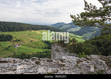 Blick von oben auf die Kleine ankenballen ankenballen Rock in der Schweiz, eine schöne Aussicht. Stockfoto