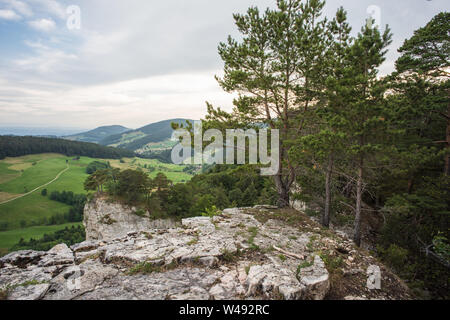 Blick von oben auf die Kleine ankenballen ankenballen Rock in der Schweiz, eine schöne Aussicht. Stockfoto