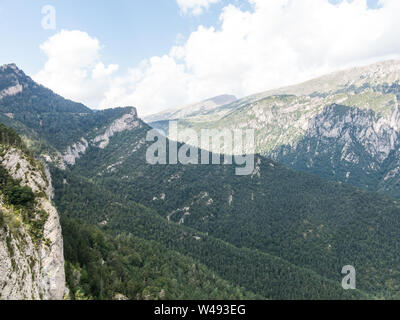 Massiv und den Berg El Pedraforca. Es ist eines der emblematischsten Berge von Katalonien, Spanien, der Bezirk von Bergada, in der Provinz von Ba Stockfoto