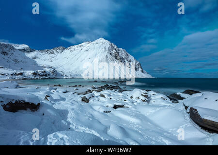 Storsandnes Strand im Mondschein, Myrland, Leknes, Lofoten, Norwegen, Europa Stockfoto