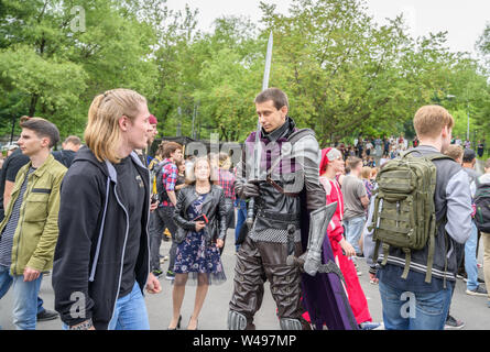 Wladiwostok, Russland - Juli 20, 2019: Festival auf das Spiel und eine Reihe von Büchern der Serie Witcher. Stockfoto