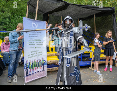 Wladiwostok, Russland - Juli 20, 2019: Festival auf das Spiel und eine Reihe von Büchern der Serie Witcher. Stockfoto