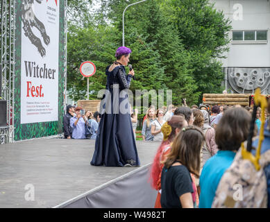 Wladiwostok, Russland - Juli 20, 2019: Festival auf das Spiel und eine Reihe von Büchern der Serie Witcher. Stockfoto