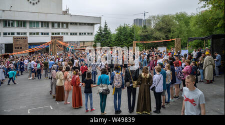 Wladiwostok, Russland - Juli 20, 2019: Festival auf das Spiel und eine Reihe von Büchern der Serie Witcher. Stockfoto